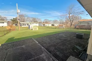 2325 Pheasant Dr, Saint Louis, MO 63031 - Photo 2