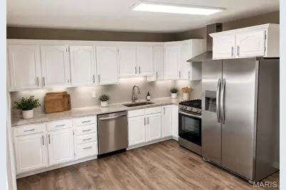 2865 Cherry Point Lane, Maryland Heights, MO 63043 - Photo 2
