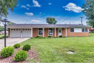 787 Chevron Drive, Saint Louis, MO 63125 - Photo 1