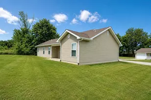 140 Penny Ln, Farmington, MO 63640 - Photo 4