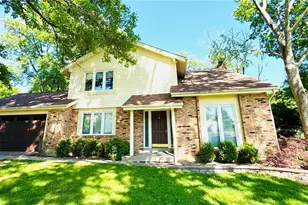 160 Lucerne Pl Dr, Ballwin, MO 63011 - Photo 2