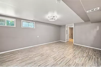 2470 Jenkee Drive, Florissant, MO 63031 - Photo 6