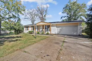 12191 Lake Meade Dr, Saint Louis, MO 63146 - Photo 2