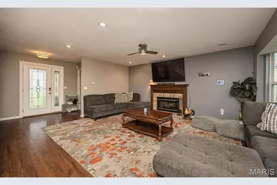 2328 Pohlman Road, Florissant, MO 63033 - Photo 10