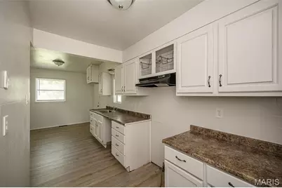 375 Cameron Road, Saint Louis, MO 63137 - Photo 12