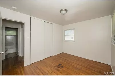 375 Cameron Road, Saint Louis, MO 63137 - Photo 6