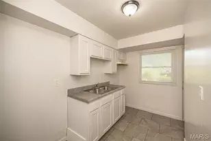 428 Crawford Rd, Saint Louis, MO 63137 - Photo 14