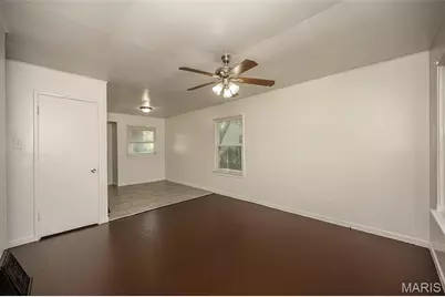 428 Crawford Road, Saint Louis, MO 63137 - Photo 6