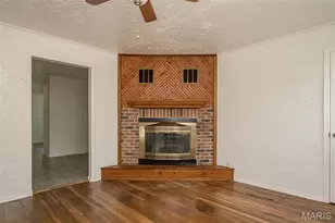 10356 Durness Dr, Saint Louis, MO 63137 - Photo 8