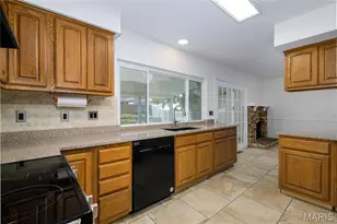 830 Westrun Dr, Ballwin, MO 63021 - Photo 12