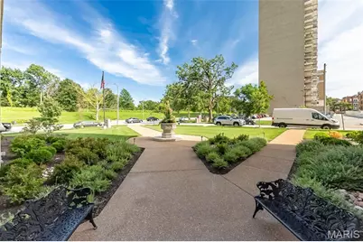 625 S Skinker Boulevard #401, Saint Louis, MO 63105 - Photo 4