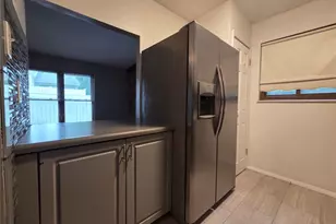 2432 Forest Shadows Dr, Saint Louis, MO 63136 - Photo 10