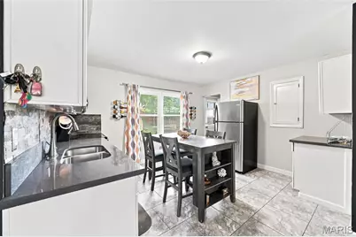 110 Saint Madeleine Lane, Florissant, MO 63031 - Photo 6