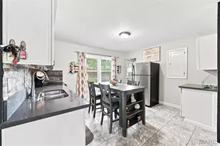 110 St Madeleine Ln, Florissant, MO 63031 - Photo 6