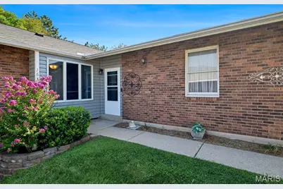 1637 Rosewall Drive #B, Saint Charles, MO 63303 - Photo 2