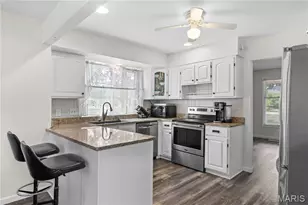 3 Harbor Point Ct, Lake Saint Louis, MO 63367 - Photo 12