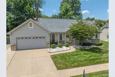 25 Beaujolais Drive, Florissant, MO 63031 - Photo 2