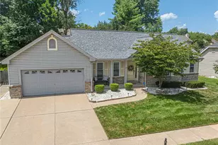 25 Beaujolais Dr, Florissant, MO 63031 - Photo 2