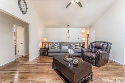 25 Beaujolais Drive, Florissant, MO 63031 - Photo 12