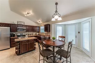 25 Beaujolais Dr, Florissant, MO 63031 - Photo 24