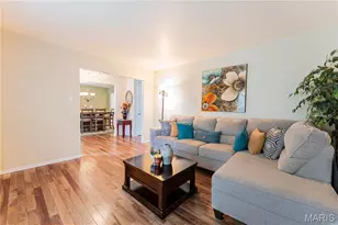 25 Beaujolais Dr, Florissant, MO 63031 - Photo 6