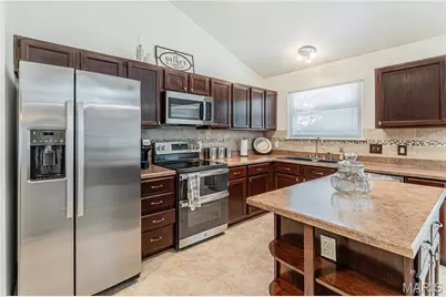 25 Beaujolais Drive, Florissant, MO 63031 - Photo 16