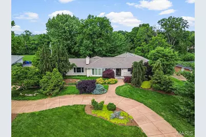 21 Ladue Meadows, Creve Coeur, MO 63141 - Photo 1