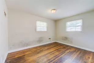 10836 Spring Garden Dr, Saint Louis, MO 63137 - Photo 16
