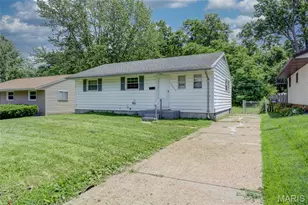 10836 Spring Garden Dr, Saint Louis, MO 63137 - Photo 2