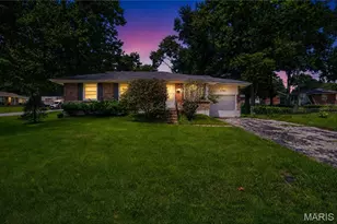 9765 Colony Dr, Saint Louis, MO 63137 - Photo 2