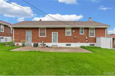 9438 Edgewater Drive, Saint Louis, MO 63136 - Photo 6