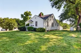 340 Kemper St, Troy, MO 63379 - Photo 2