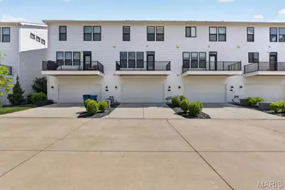 8933 Eager Road, Saint Louis, MO 63144 - Photo 2