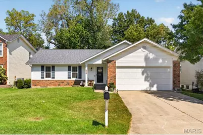 110 Barrington Drive, Saint Peters, MO 63376 - Photo 2