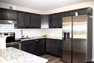 5766 Westphalia Ln, Oakville, MO 63129 - Photo 4
