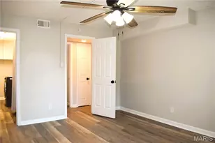 5766 Westphalia Ln, Oakville, MO 63129 - Photo 10
