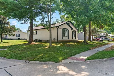 231 Laurelwood Drive, Saint Peters, MO 63376 - Photo 2