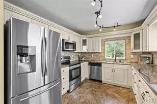 1439 Meadowside Dr, Unincorporated, MO 63146 - Photo 8