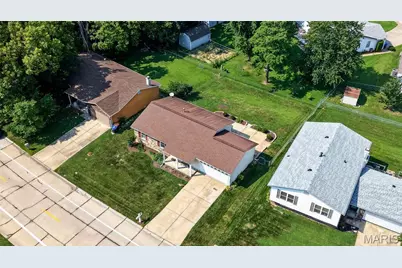 308 W Sunny Hill Boulevard, Saint Peters, MO 63376 - Photo 2