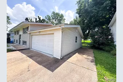 1860 Bobbinray Avenue, Florissant, MO 63031 - Photo 36
