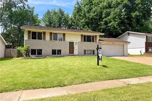 1860 Bobbinray Ave, Florissant, MO 63031 - Photo 1