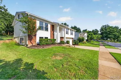930 Bellestri Drive, Ballwin, MO 63021 - Photo 44