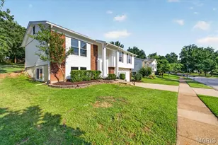 930 Bellestri Dr, Ballwin, MO 63021 - Photo 44