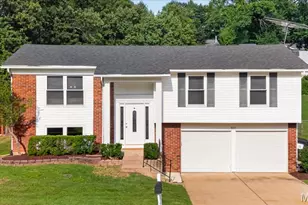 930 Bellestri Dr, Ballwin, MO 63021 - Photo 1