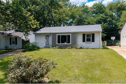 145 Chateau Drive, Florissant, MO 63031 - Photo 2