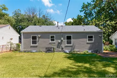 145 Chateau Drive, Florissant, MO 63031 - Photo 20