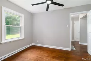 145 Chateau Dr, Florissant, MO 63031 - Photo 8