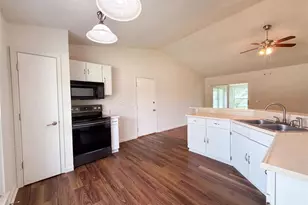 1354 Great Warrior Dr, O'Fallon, MO 63366 - Photo 2