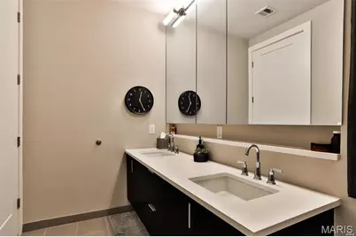 4101 Laclede Avenue #403, Saint Louis, MO 63108 - Photo 10