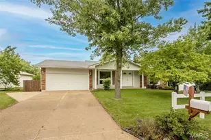 36 Park Charles Blvd N, Saint Peters, MO 63376 - Photo 2